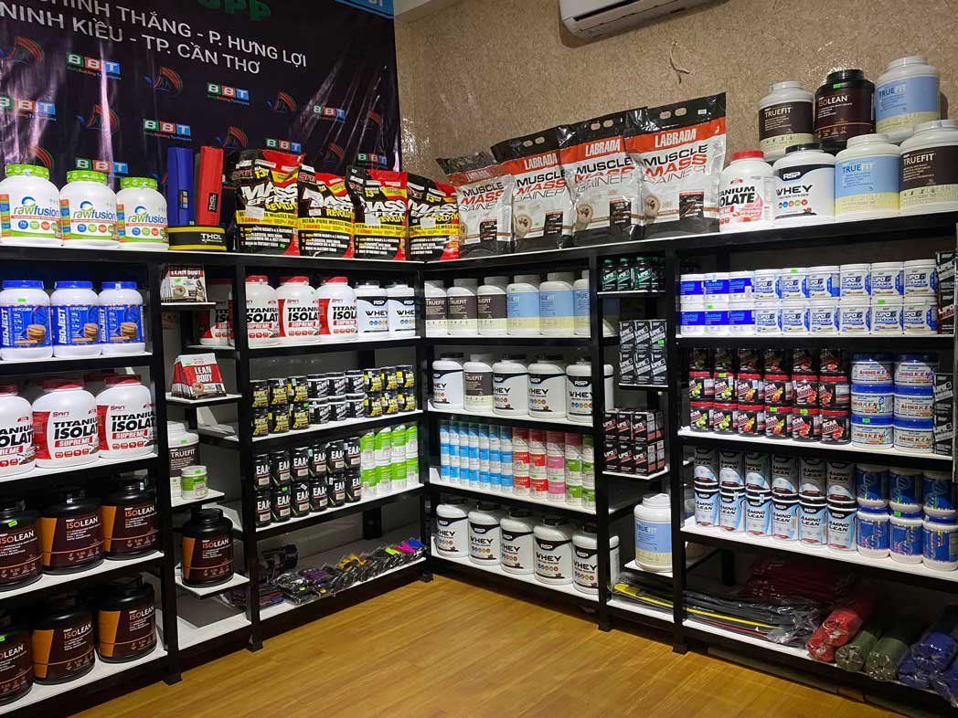 Interface de gestion des stocks avec graphiques et tableaux de bord